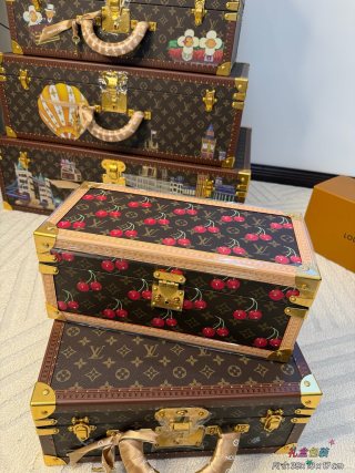 Famous Top-Grade Monogram Cherry Print Multi-Functional Storage Trunk LV Coffret Accessoires Hard Trunk Manufacturers, Supplier
