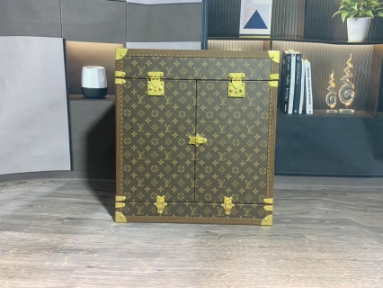 China Louis Vuitton Mini Bar Trunk – Monogram Canvas with Vibrant Red Interior Supplier, Factories