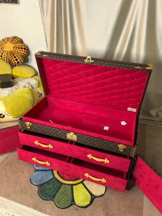 High-Quality Classic Monogram Double-Door Trunk Coffee Table - Official Red Velvet Interior Supplier, Products