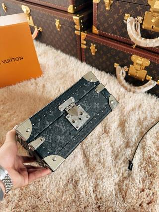 High-Quality Handcrafted LV Inspired Black Monogram Jewelry Storage Trunk, Premium Hard Case Supplier, Service