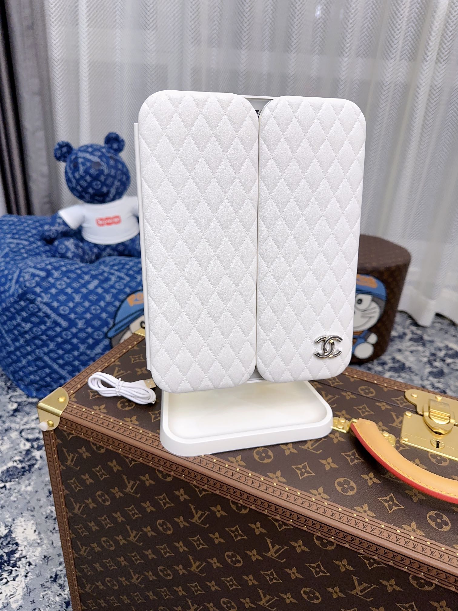Wholesale Chanel 2023 New LED Vanity Mirror Desk Lamp Manufacturers, Service