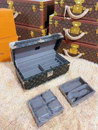 China LV Style Monogram Hard Case Multi-Compartment Accessory Storage Box, Velvet Lined Trunk Product, Service