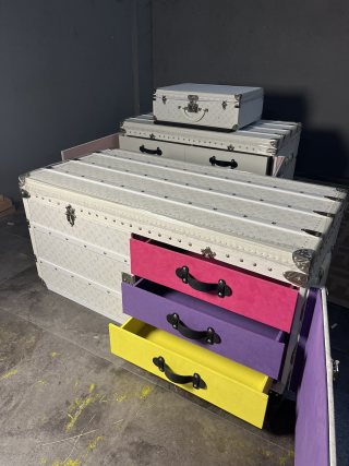 High-Quality Polar White Monogram 6-Drawer Trunk Coffee Table Manufacturer, Service