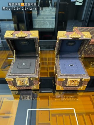 High-Quality LV Style Monogram Hard Case Ring Box, Velvet Lined Engagement Ring Storage Box Manufacturer, Manufacturers