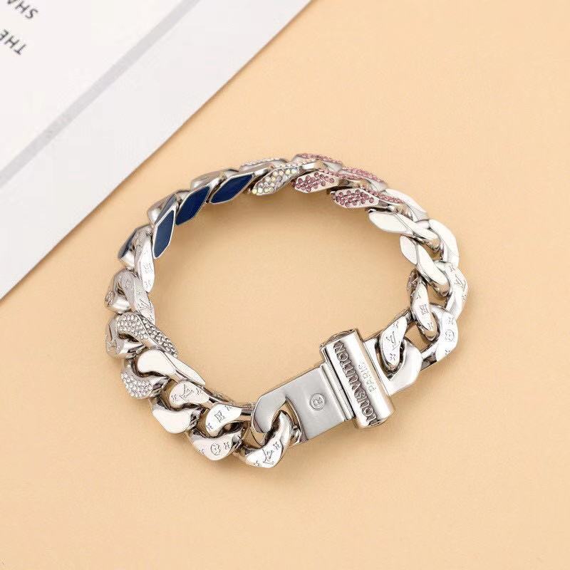 High-Quality The Chain Links Patches bracelet combines Swarovski crystals and enamel, Shape the overlapping and staggering of grommets and elliptical rings, showing the collision and fusion of materials Manufacturer, Suppliers