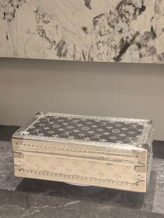 Best Louis Vuitton 8-Watch Case (Model: M4700B) Suppliers, Products