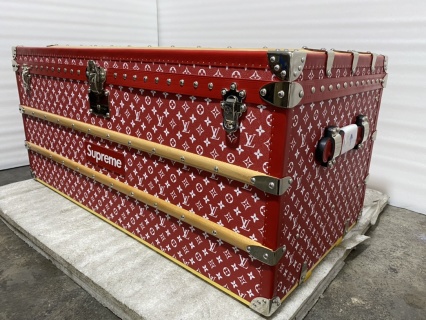 Famous LV x Supreme Style Red Monogram Trunk Coffee Table| Limited Edition Storage Chest– M4700CJ Suppliers, Product