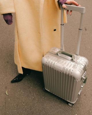 China RIMOWA Original Twist 21” Aluminum-Magnesium Carry-On Luggage  Manufacturer, Product