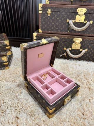 High-Quality LV Style Monogram 2-Tier Jewelry Box, Pink Velvet Lined Hard Case Storage Trunk Supplier, Products