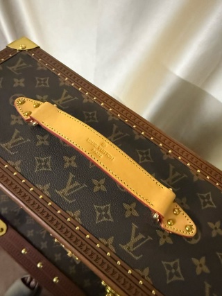 China Luxury Monogram Jewelry Vanity Trunk Products, Service