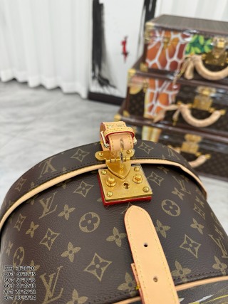 China Giraffe Painted Tower Trunk Set - Hand-Painted Hard Trunks with Round Box (Customizable Lining) Manufacturers, Supplier