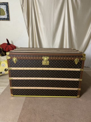 China Large Classic Monogram Coffee Table Trunk Luxury Storage Furniture Manufacturer, Exporter