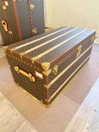 China Classic Monogram Coffee Table Trunk with Full Red Velvet Lining Manufacturer, Products