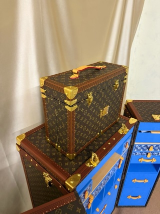 China Luxury Monogram Jewelry Vanity Trunk Products, Service