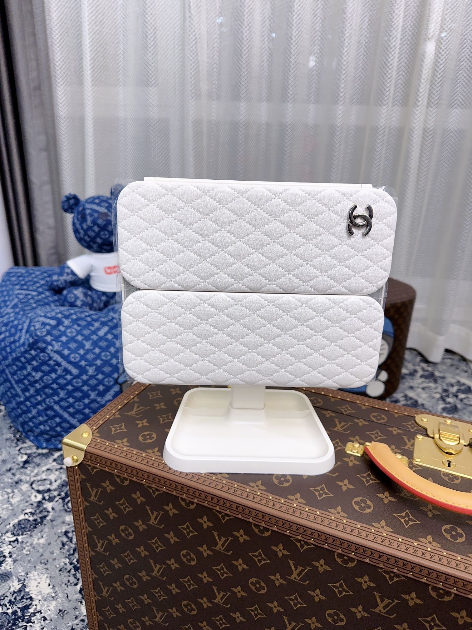 Wholesale Chanel 2023 New LED Vanity Mirror Desk Lamp Manufacturers, Service