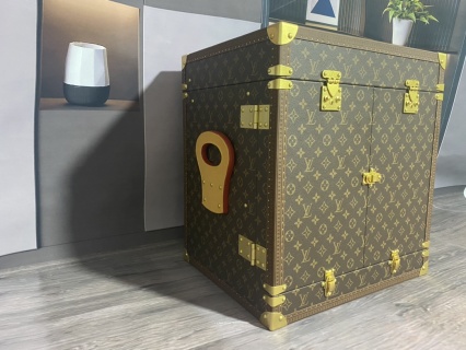 China Louis Vuitton Mini Bar Trunk – Monogram Canvas with Vibrant Red Interior Supplier, Factories
