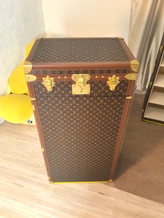 Famous Luxury Monogram Tall Storage Cabinet - Red Velvet / Off-White Interior Options Manufacturer, Exporters