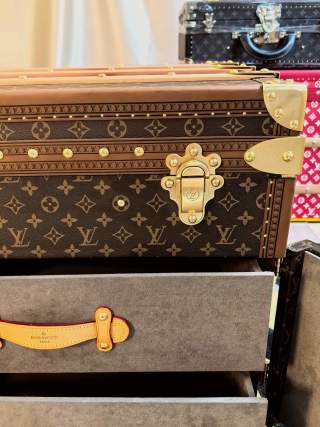 Famous Luxury LV Style Monogram Trunk Coffee Table High-End Storage Furniture Suppliers, Exporter
