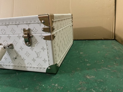 Best Louis Vuitton Briefcase Hard Case (M4700ZX) – White Monogram Canvas Manufacturer, Products