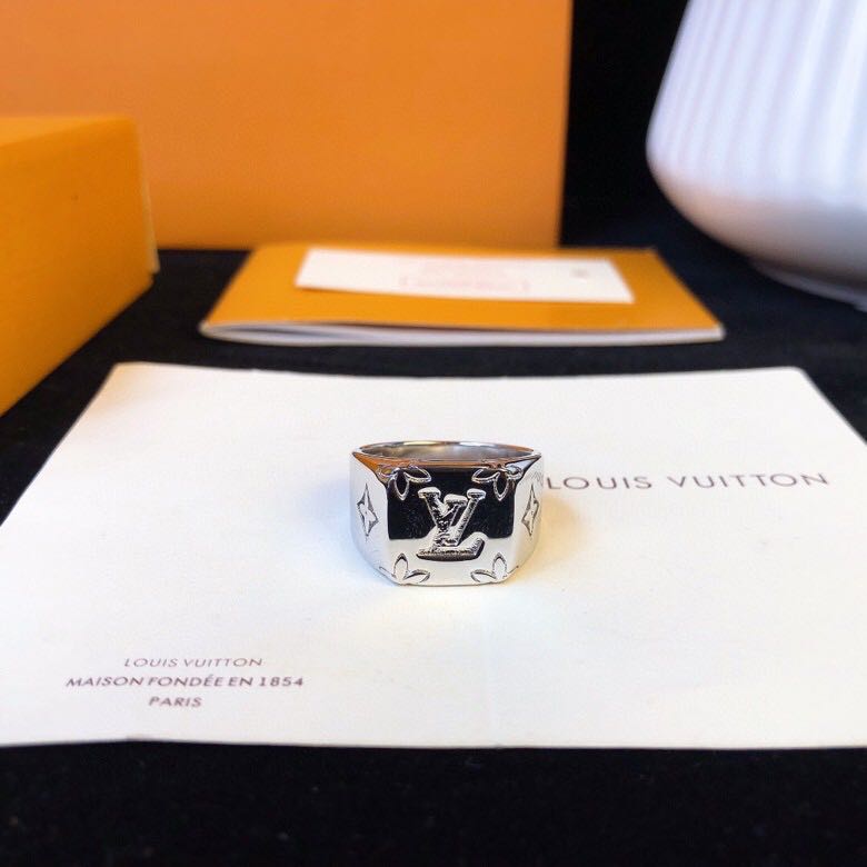 High-Quality New luxury LV ring Louis Vuitton presbyopia letter square ring super beautiful a heart is not as good as action Exquisite design, generous, unique and cute, smart shining, walking at your fingertips   The no-exaggerated design is touching, the original print is made of words, and it is not allergic and does not fade (codes for men and women) Manufacturers, Exporters