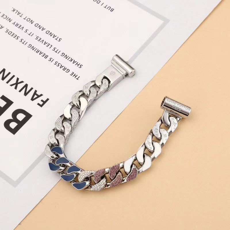 High-Quality The Chain Links Patches bracelet combines Swarovski crystals and enamel, Shape the overlapping and staggering of grommets and elliptical rings, showing the collision and fusion of materials Manufacturer, Suppliers