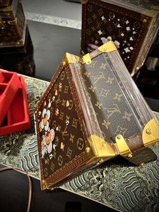 High-Quality Louis Vuitton Style Hand-Painted Cartoon Themed Hard Case Jewelry Box, Luxury Velvet Lined Storage Trunk Multi-Compartment Jewelry Organizer Factory, Exporters