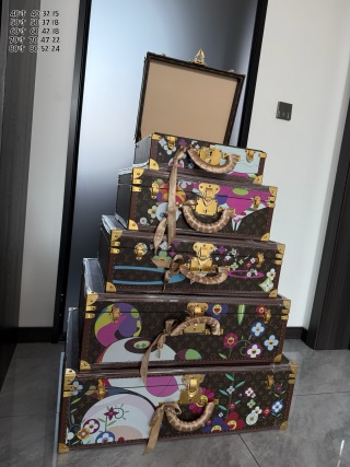 Famous Murakami Style Hand-Painted LV Hard Case Tower Trunk, Handcrafted Luxury Storage Trunk Factories, Exporters