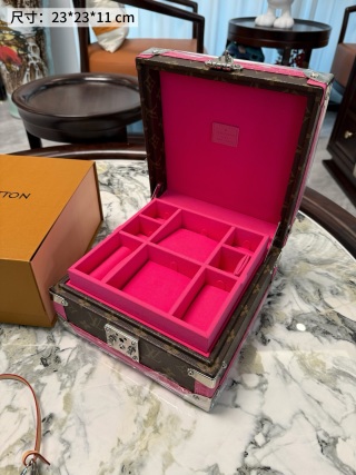 Famous Louis Vuitton Style Monogram Hard Case Jewelry Box Suppliers, Product