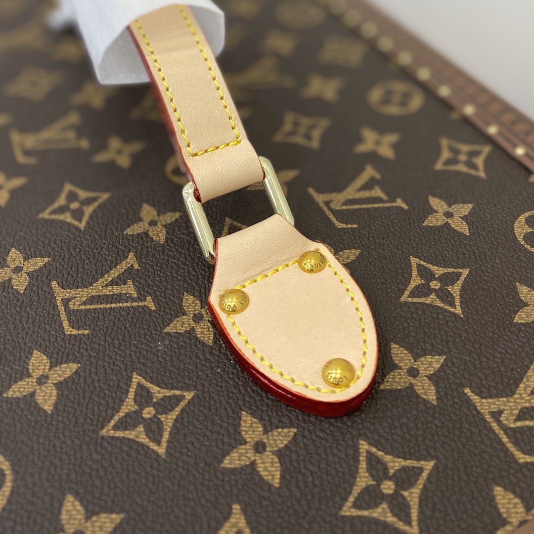 Best Monogram canvas makeup box hides a mirror Exporter, Service