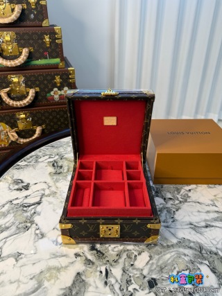 High-Quality Classic Monogram Jewelry & Watch Trunk 14 Color Options Luxury Storage Case Suppliers, Factory