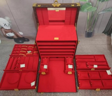 High-Quality Louis Vuitton Luxury Jewelry Trunk – Monogram Canvas with Vibrant Red Interior Factories, Service