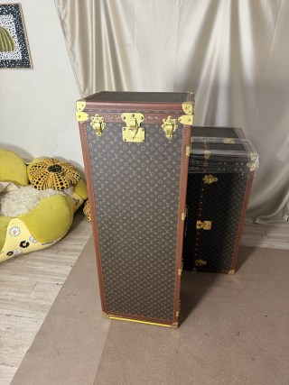 Famous Classic Monogram Tall Jewelry Cabinet Luxury Tall Jewelry Storage Trunk Manufacturer, Factory