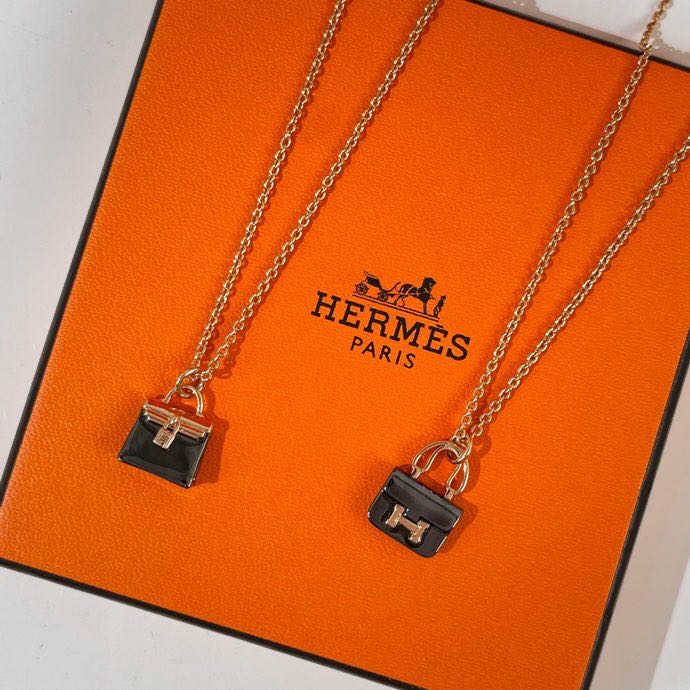 Famous New Hermes HERMES black bag necklace [Gift Box] A full set of HERMES original packaging [Craftsmanship] The original single-level manual engraving is complete [Material] High quality V gold material Manufacturer, Factory