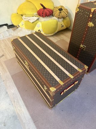 China Classic Monogram Coffee Table Trunk with Full Red Velvet Lining Manufacturer, Products