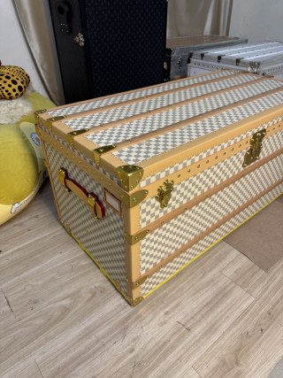 China LV Style Damier Azur Coffee Table Trunk (Custom Pink Lining) Manufacturers, Supplier