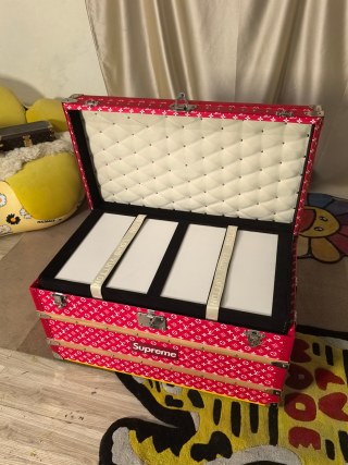 Best Supreme x LV Red Monogram Trunk Coffee Table Luxury Streetwear Storage Manufacturer, Exporter