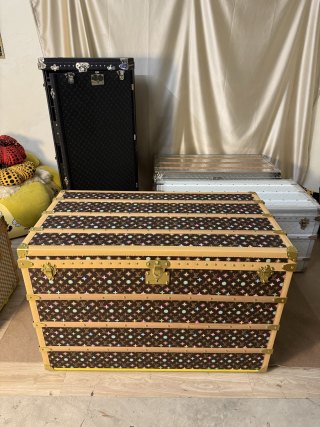 China LV Style Monogram Tyler Edition Coffee Table Trunk (Custom Pink Lining) Suppliers, Products