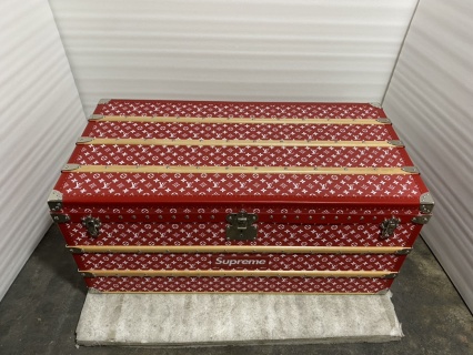 Famous LV x Supreme Style Red Monogram Trunk Coffee Table| Limited Edition Storage Chest– M4700CJ Suppliers, Product