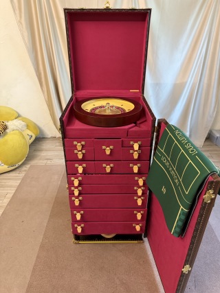 Wholesale Premium Vintage Monogram Game Cabinet for Poker & Casino Entertainment Factories, Product