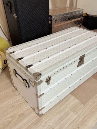 China LV Style Monogram White Coffee Table Trunk (Official Grey Lining) Manufacturer, Suppliers