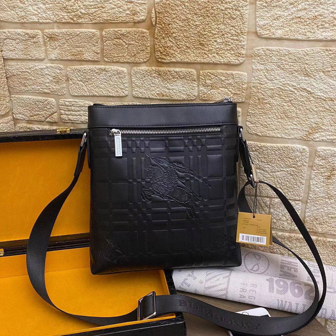 China Burberry BURBERRY new one-shoulder messenger bag [Size] 24x27x6cm high-end quality Unique quality, stylish design, exquisite handmade construction, a must-have for trendy men Factory, Exporter