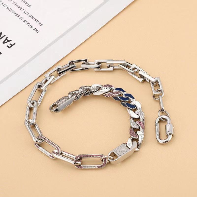 High-Quality The Chain Links Patches bracelet combines Swarovski crystals and enamel, Shape the overlapping and staggering of grommets and elliptical rings, showing the collision and fusion of materials Manufacturer, Suppliers