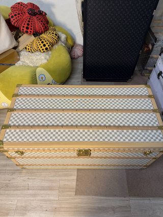 China LV Style Damier Azur Coffee Table Trunk (Custom Pink Lining) Manufacturers, Supplier