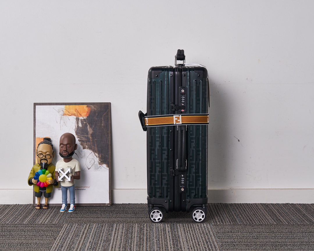 High-Quality Fendi teamed up with Rimow.a to launch limited luggage. Suppliers, Products