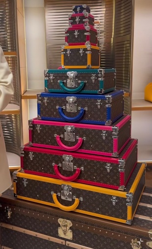 Wholesale Louis Vuitton Rainbow Tower Trunk Set – Monogram Canvas with Colorful Accents Manufacturer, Service