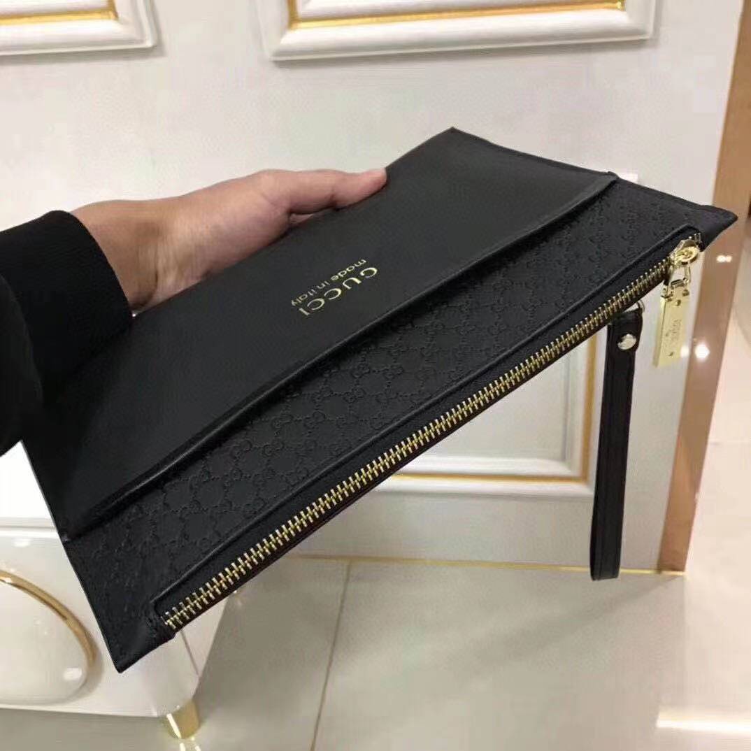 Famous Collector's Edition Limited Edition Black, Italian Leather   With a leather-patterned embossed interlocking double G convenience, it is an everyday must-have. Model: 8043 Size: 28x18 (with gift box) Manufacturer, Products
