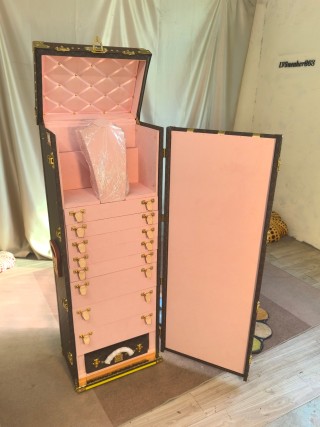 China Luxury Large Monogram Jewelry Armoire - High-Capacity Storage Cabinet Suppliers, Exporters