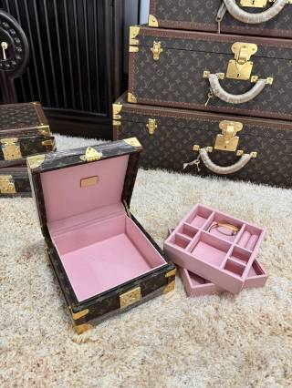 High-Quality LV Style Monogram 2-Tier Jewelry Box, Pink Velvet Lined Hard Case Storage Trunk Supplier, Products