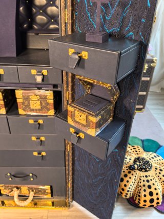 China 2026 New Luxury Monogram Jewelry Armoire - Official Blue Velvet Interior Manufacturers, Products