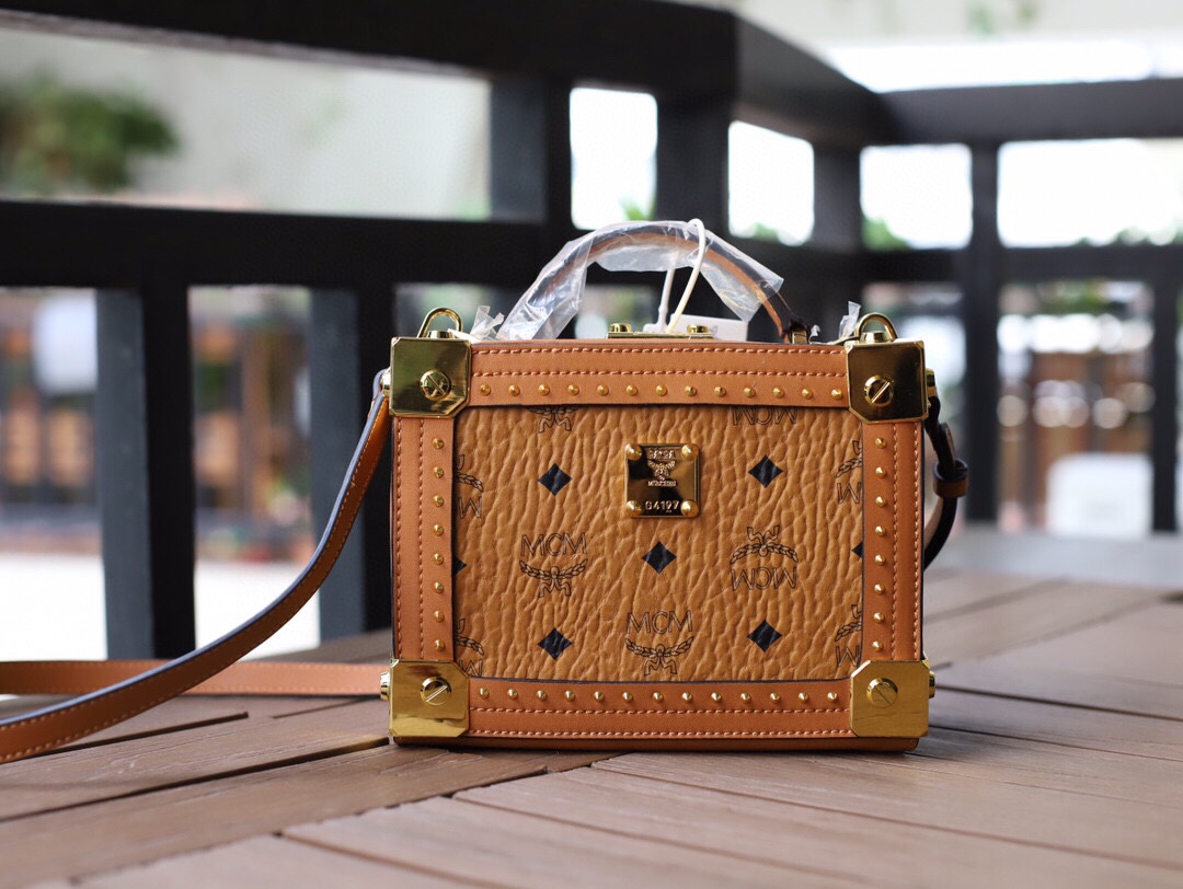 High-Quality MC Original Berlin Visetos Crossbody Bag Brown Suppliers, Exporters